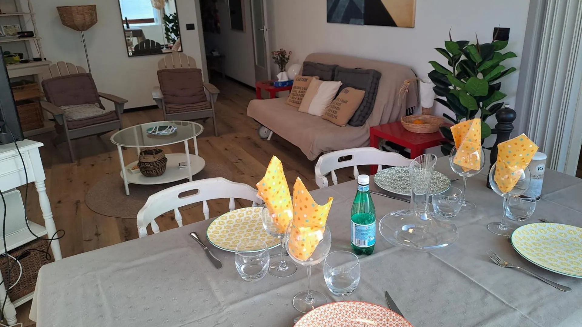 Cozy One-Bedroom Apartment With Extra Sofa Bed In The Center Of Ostend T128