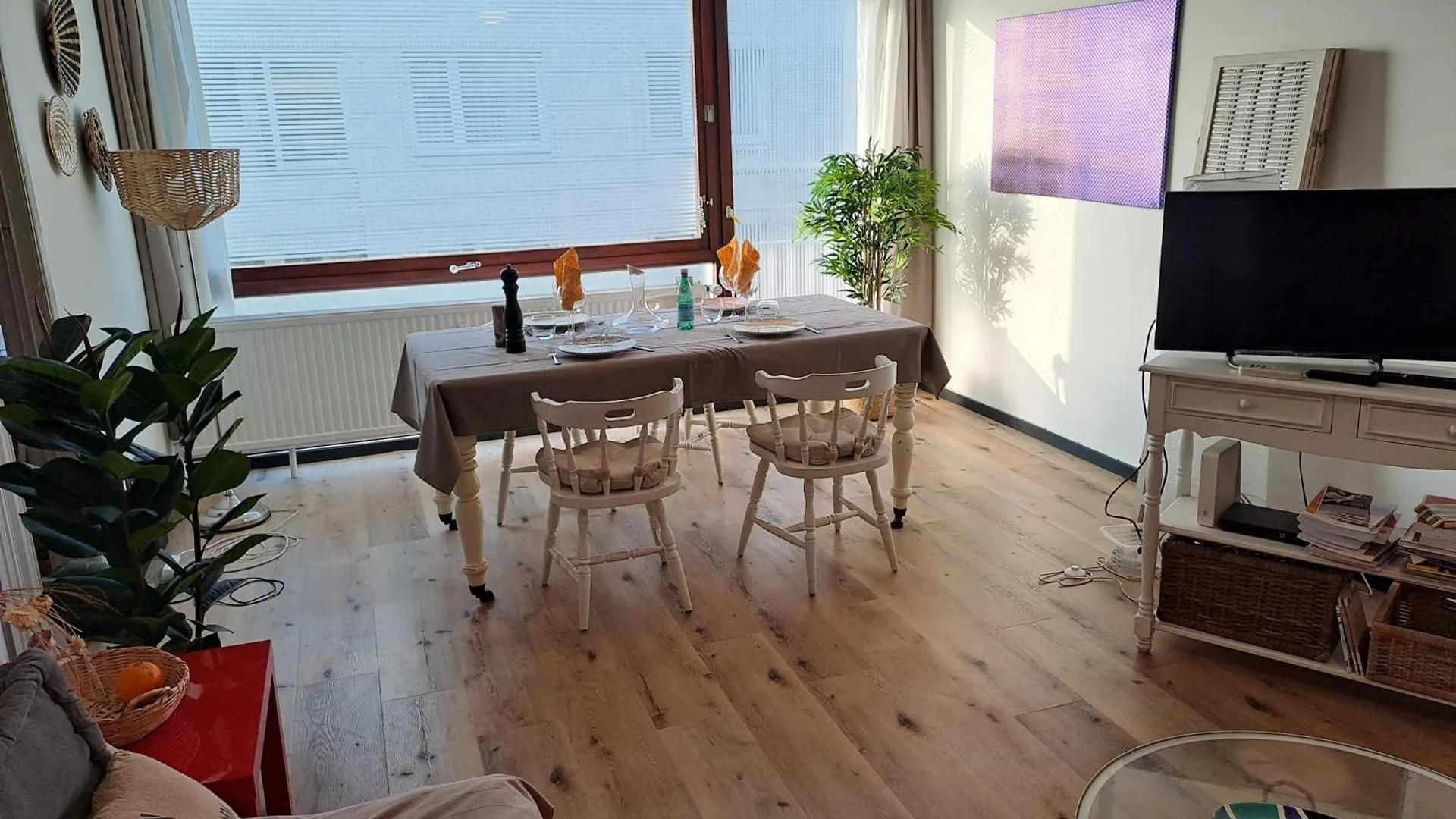 Cozy One-Bedroom Apartment With Extra Sofa Bed In The Center Of Ostend T128